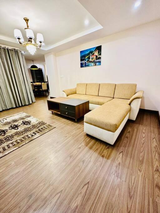 Penthouse 3 Bedroom Apartment With A Beautiful View بوكْرا المظهر الخارجي الصورة